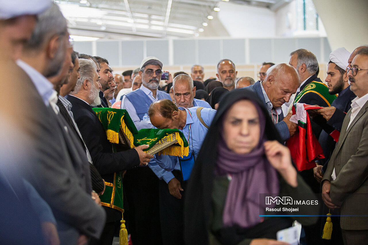 اعزام اولین گروه زائران سرزمین وحی از اصفهان