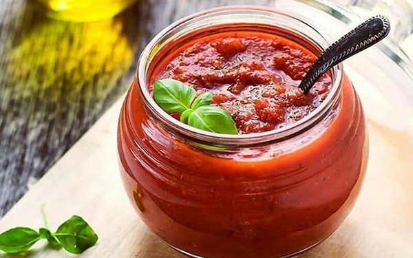 طرز تهیه سس رستورانی برای کف خمیر پیتزا