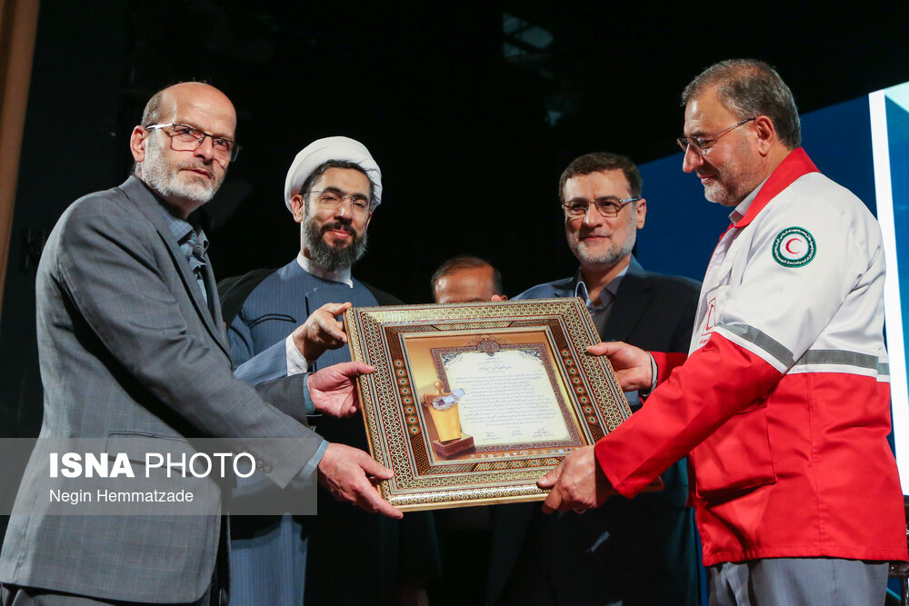 آیین دوازدهمین دوره اعطای تندیس ملی فداکاری به دانشجویان ایران