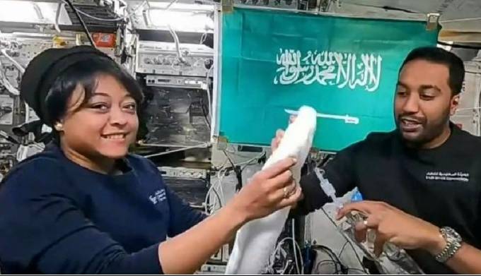 دو فضانورد عربستانی در فضا چگونه نماز می‌خوانند؟