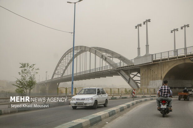 آسمان خوزستان غبارآلود می‌شود