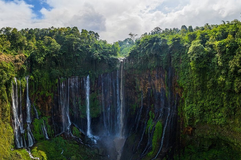آبشارهای متحدالمرکز در اندونزی