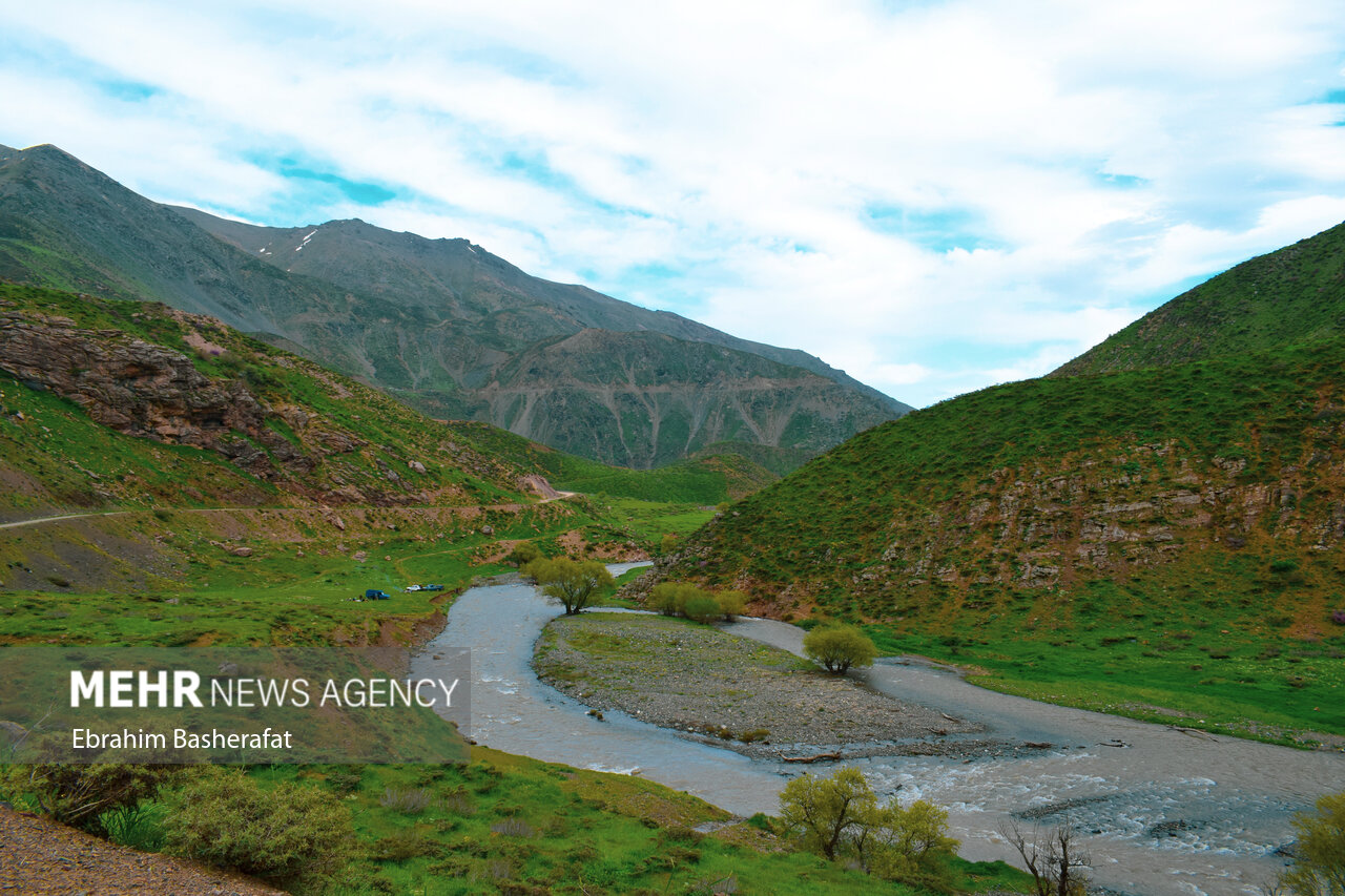 طبیعت زیبای کوهستان‌های گادر