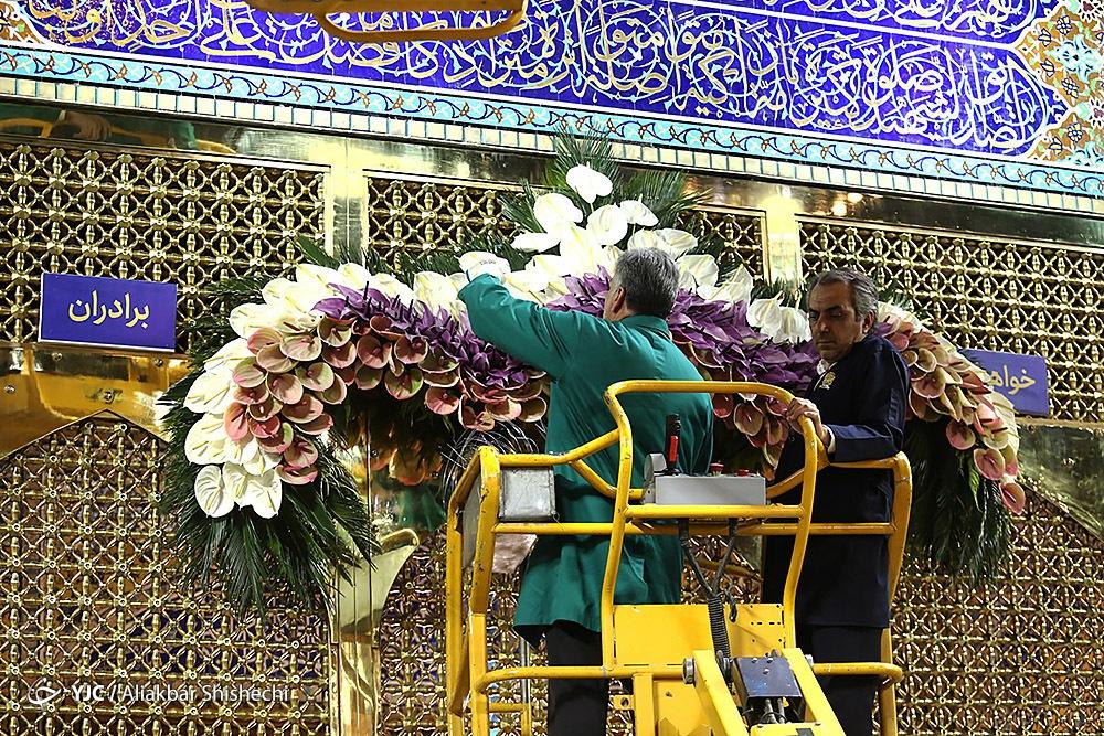 عکس/ گل‌آرایی حرم مطهر رضوی در آستانه میلاد با سعادت امام رضا (ع)
