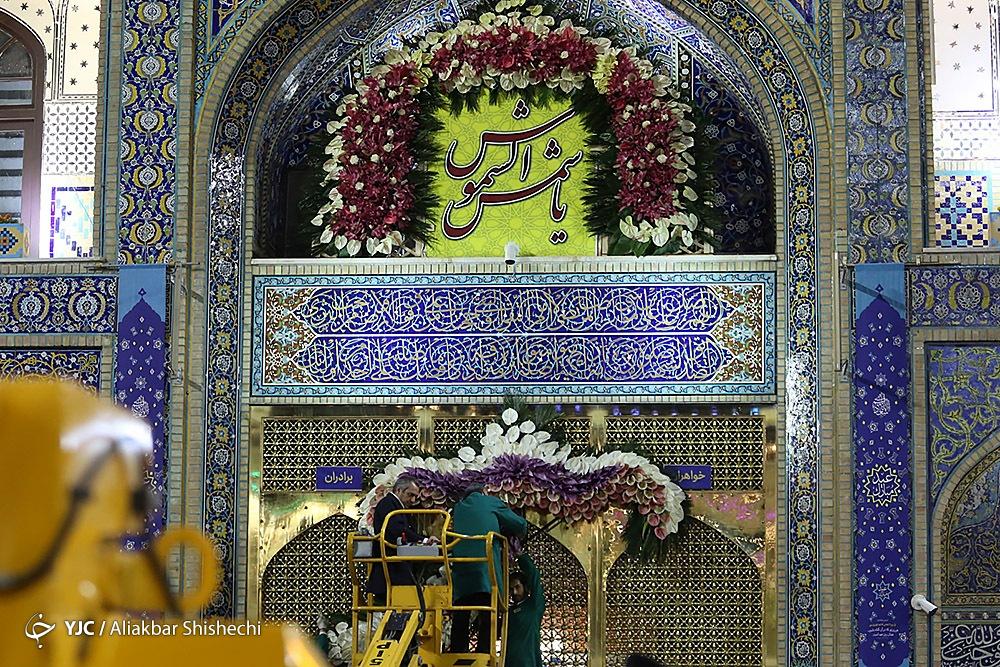 عکس/ گل‌آرایی حرم مطهر رضوی در آستانه میلاد با سعادت امام رضا (ع)