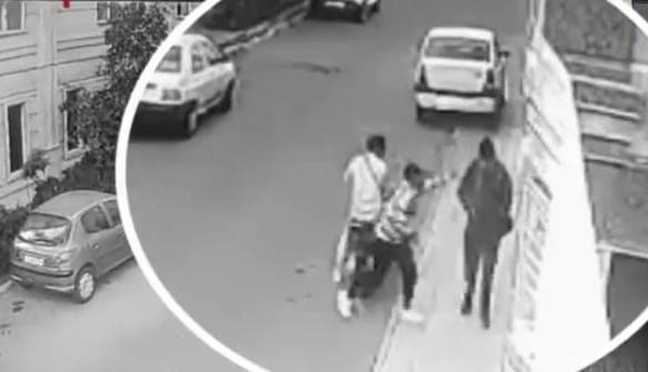 ویدئو/ لحظه زورگیری از جوان تهرانی با تهدید سلاح سرد