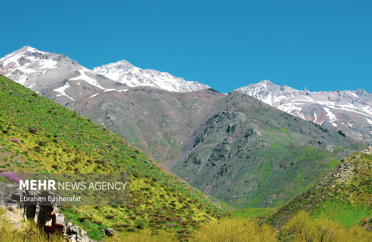 طبیعت زیبای کوهستان‌های گادر