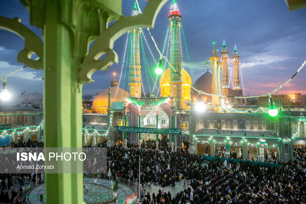 عکس/ صحن حرم کریمه اهل بیت(ع) در شب میلاد برادر