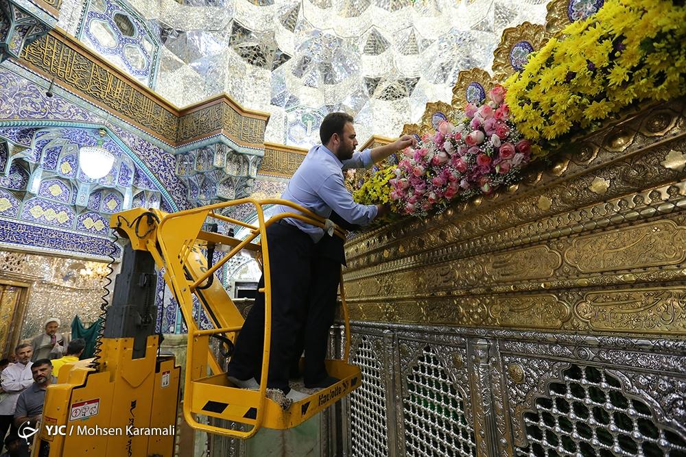 عکس/ گل‌ آرایی حرم حضرت معصومه (س)
