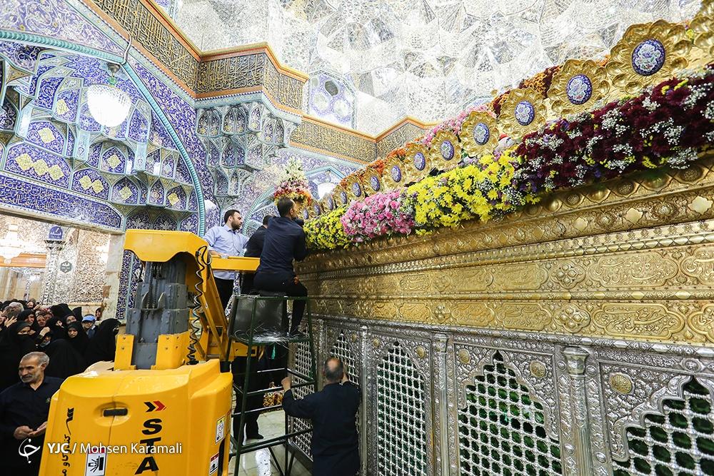 عکس/ گل‌ آرایی حرم حضرت معصومه (س)