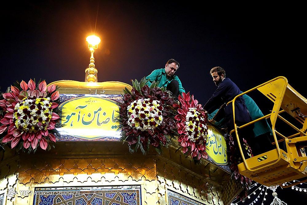 عکس/ گل‌آرایی حرم مطهر رضوی در آستانه میلاد با سعادت امام رضا (ع)