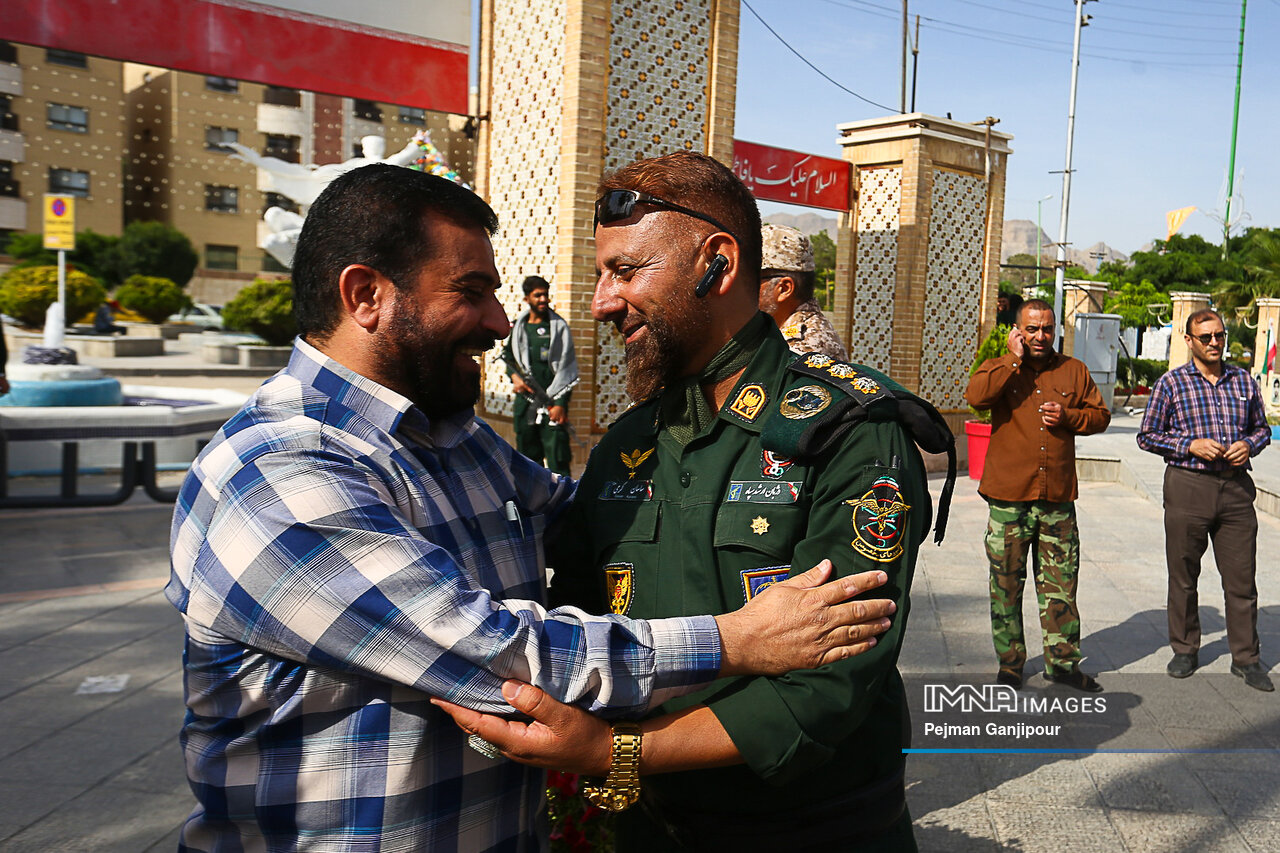 حرکت کاروان «عاشقان حسینی زائران خمینی» به سمت مرقد مطهر بنیانگذار انقلاب اسلامی