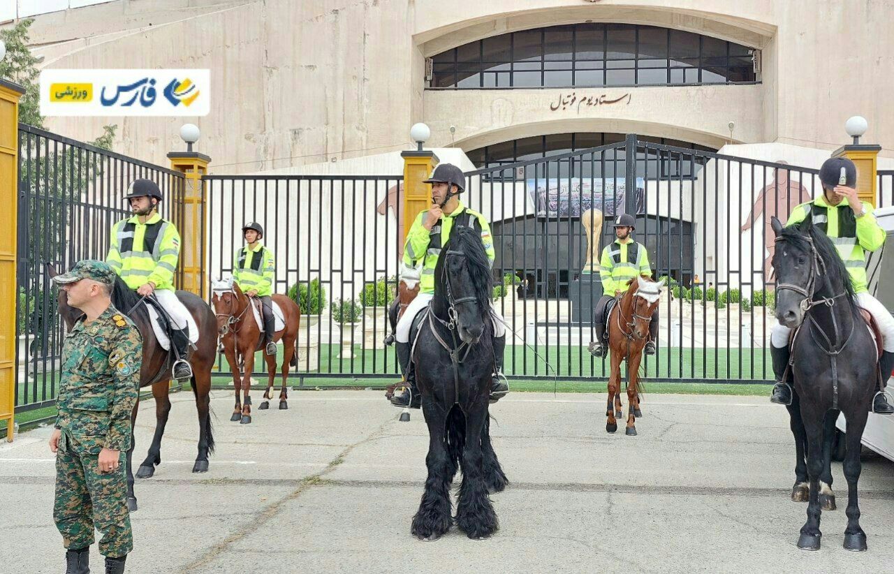 پلیس اسب سوار در ورزشگاه آزادی  