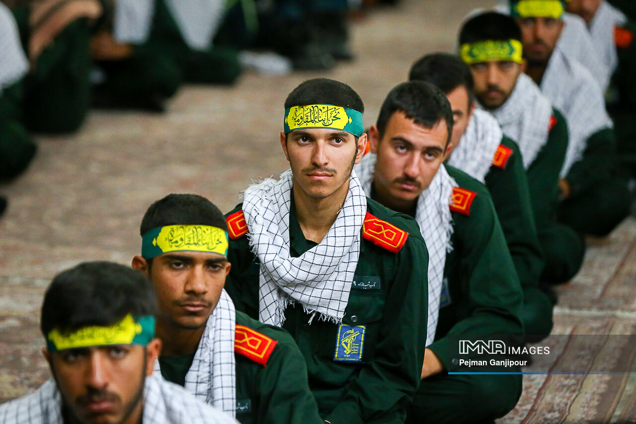 حرکت کاروان «عاشقان حسینی زائران خمینی» به سمت مرقد مطهر بنیانگذار انقلاب اسلامی