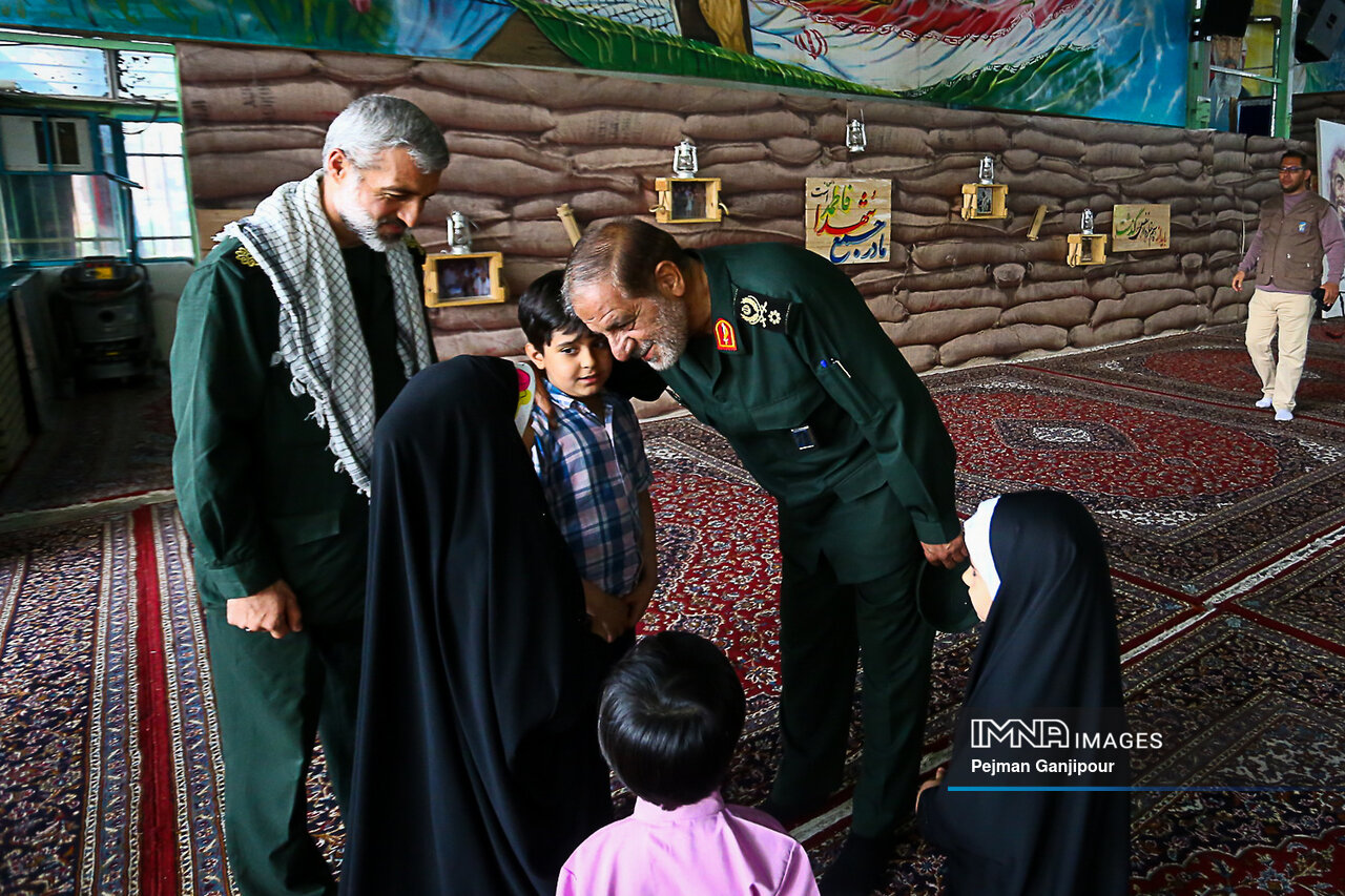 حرکت کاروان «عاشقان حسینی زائران خمینی» به سمت مرقد مطهر بنیانگذار انقلاب اسلامی