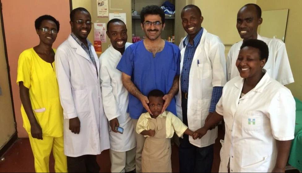 معجزه پزشک ایرانی در آفریقا؛ معالجه زنی که صورتش متعفن شده بود