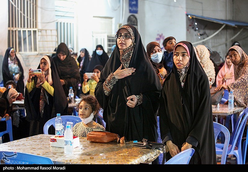 جشن تولد ایتام با حضور خادمین حرم حضرت رضا (ع) در بندرعباس