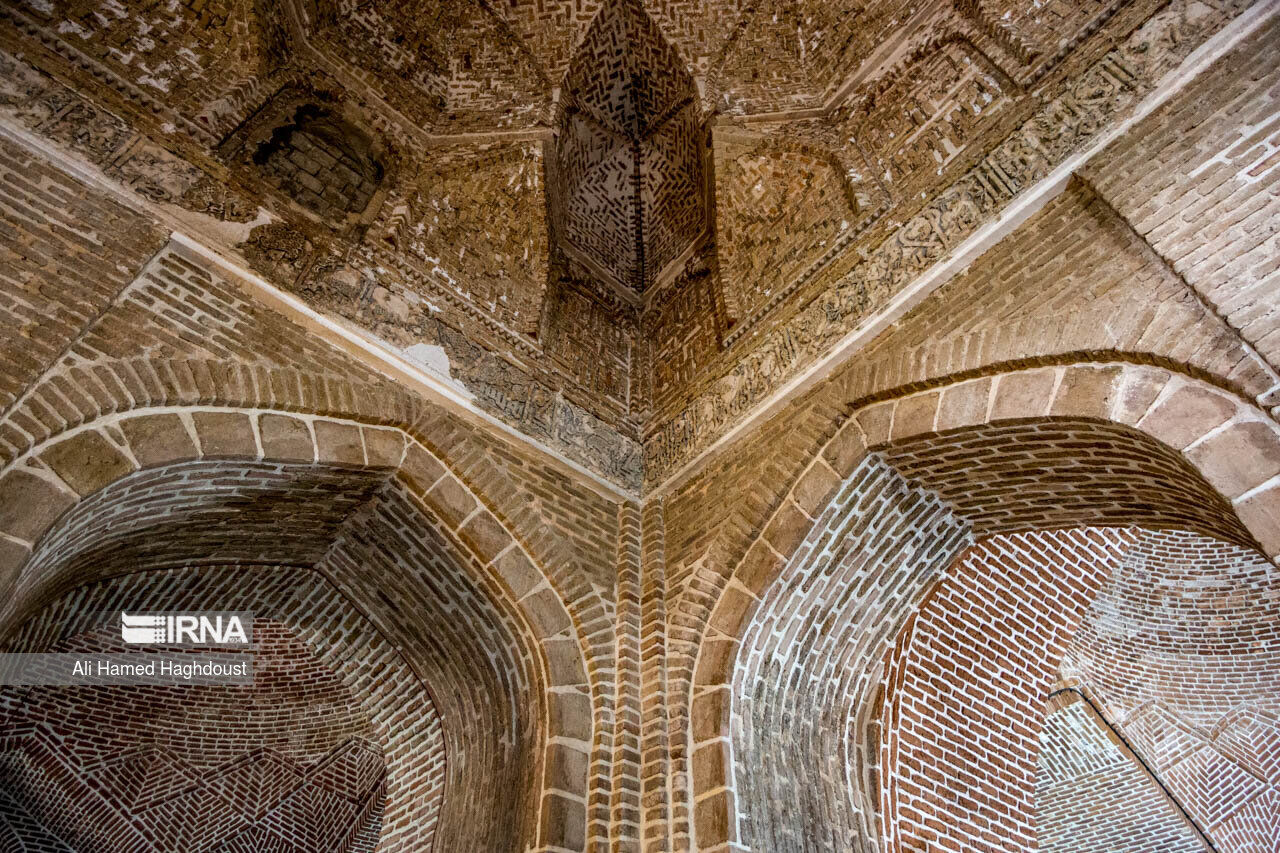 مسجد ۷۰۰ ساله مرند گردشگر محور میشود