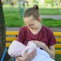 از کجا بفهمیم که شیر مادر فاسد شده است؟