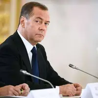 واکنش تند مدودف به اظهارات اخیر وزیر خارجه انگلیس