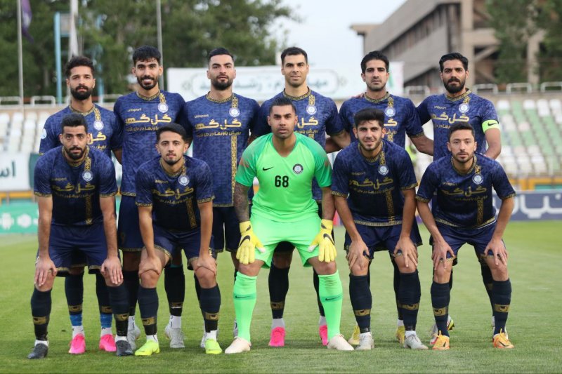 سرمربی گلگهر یکی از این ۳ نفر