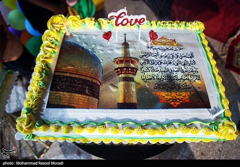 جشن تولد ایتام با حضور خادمین حرم حضرت رضا (ع) در بندرعباس