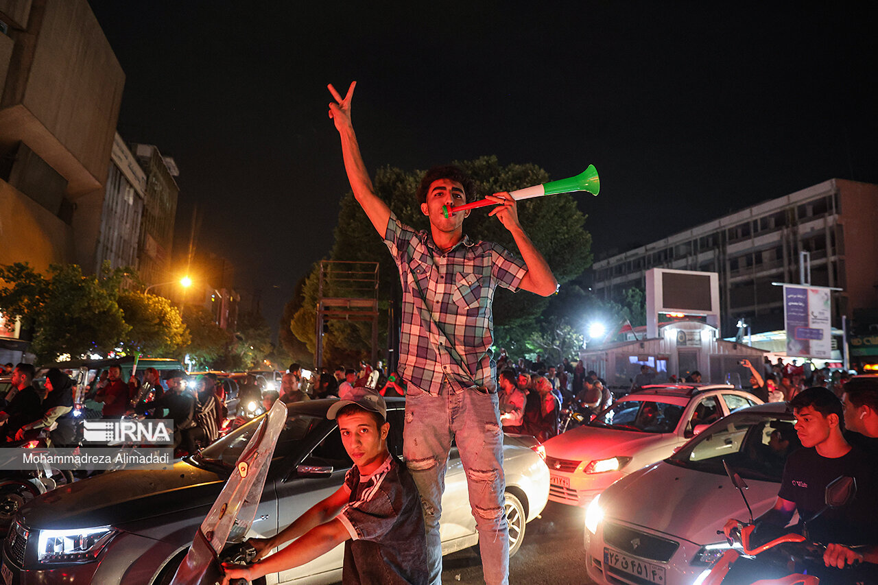 شادی طرفداران پرسپولیس پس از جشن قهرمانی