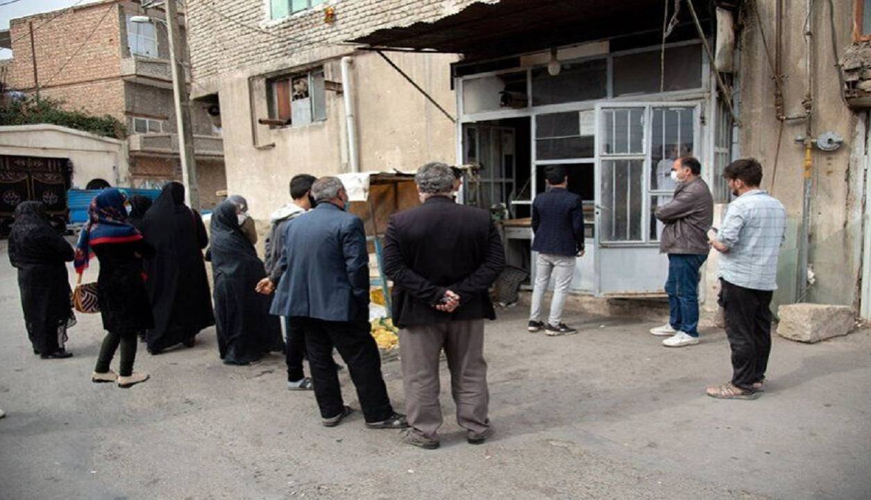 علت صفهای طولانی نانواییها در شیراز چیست؟