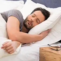 چگونه غذایی که می خورید بر عمق خواب شما تأثیر می گذارد؟