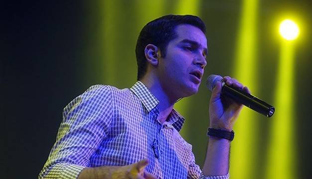 اجرایی از نوستالژیک ترین آهنگ محسن یگانه در کنسرت 