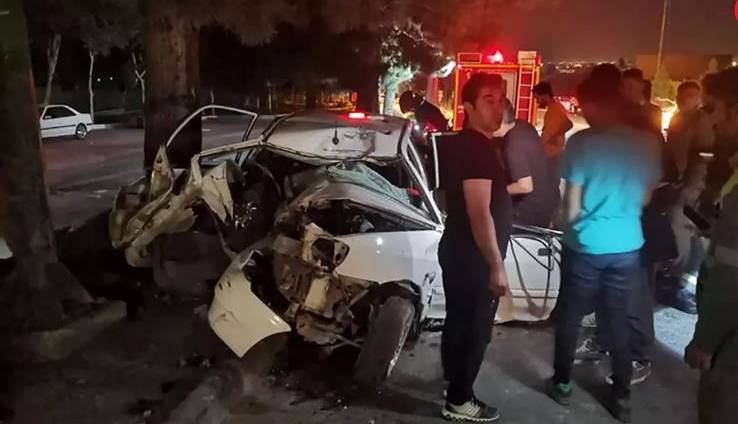 تصادف مرگبار پراید با تیربرق در اصفهان