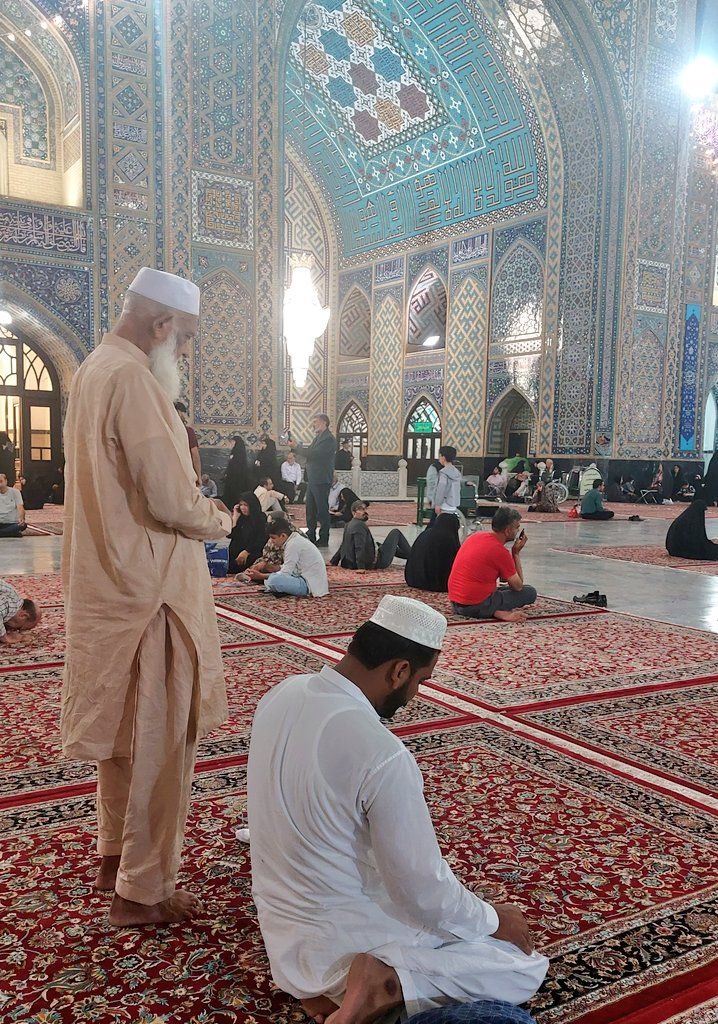 حضور زائران اهل سنت در حرم امام رضا(ع)