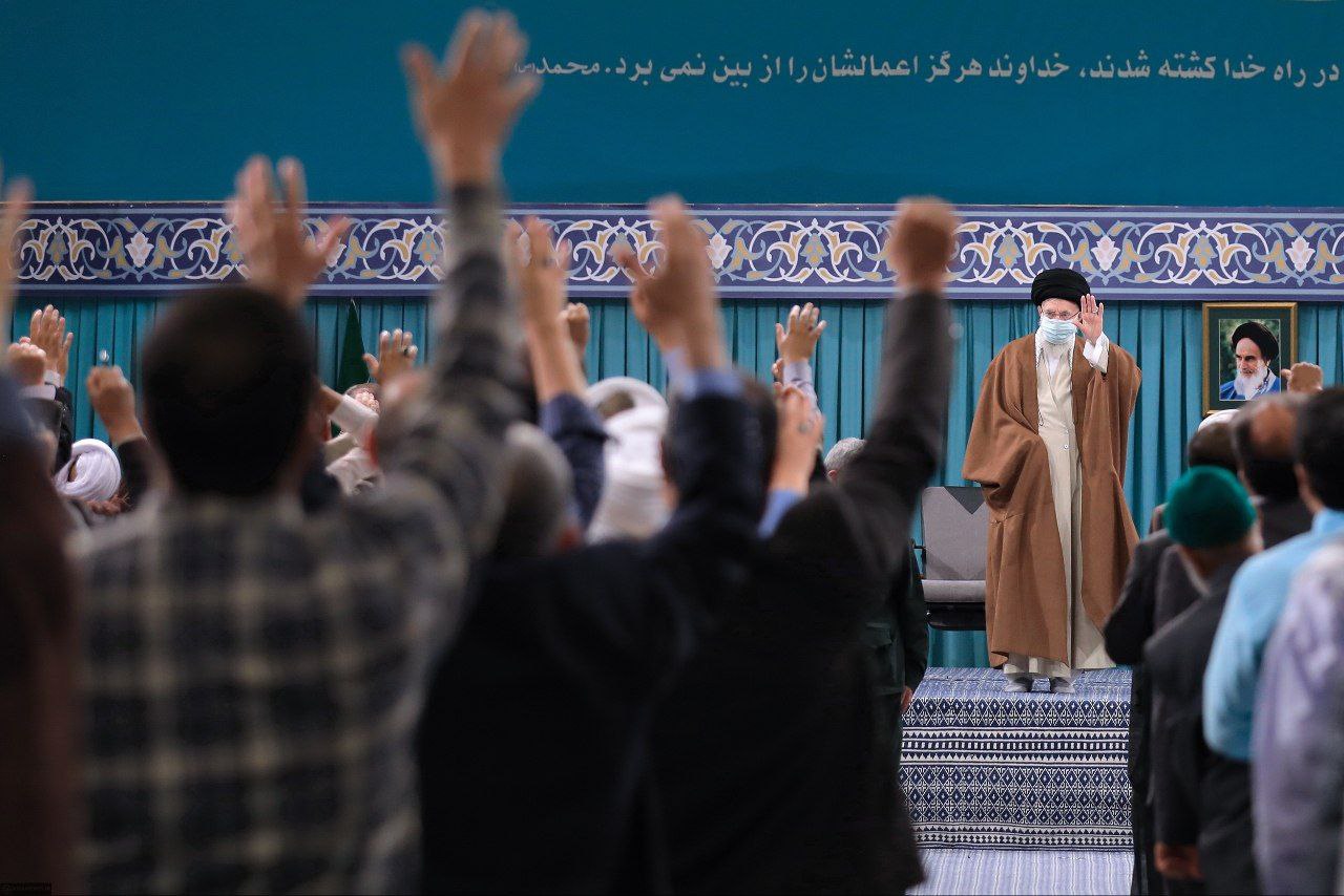 عکس/ دیدار دست‌اندرکاران کنگره ملی بزرگداشت شهدای سبزوار و نیشابور با رهبر انقلاب