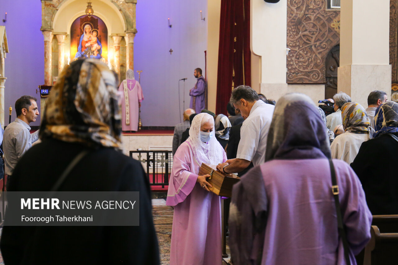 عکس/ بزرگداشت سالگرد ارتحال امام خمینی (ره) توسط ارامنه