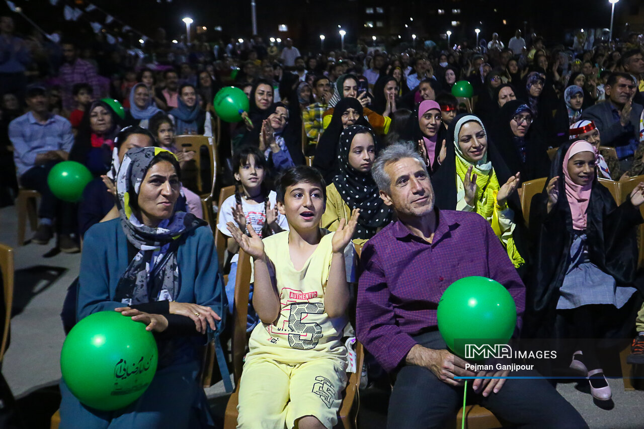 جشن رواق به مناسبت دهه کرامت در اصفهان
