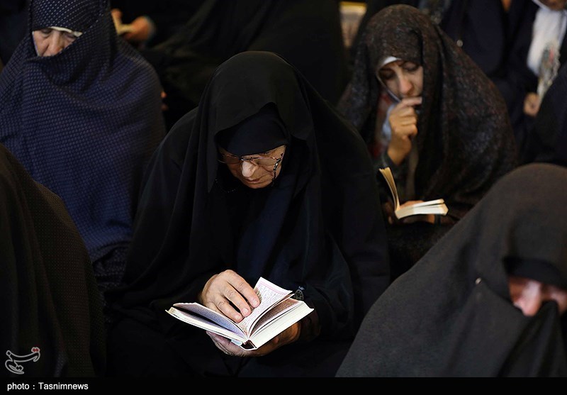 مراسم دعای کمیل زائران ایرانی در مدینه منوره