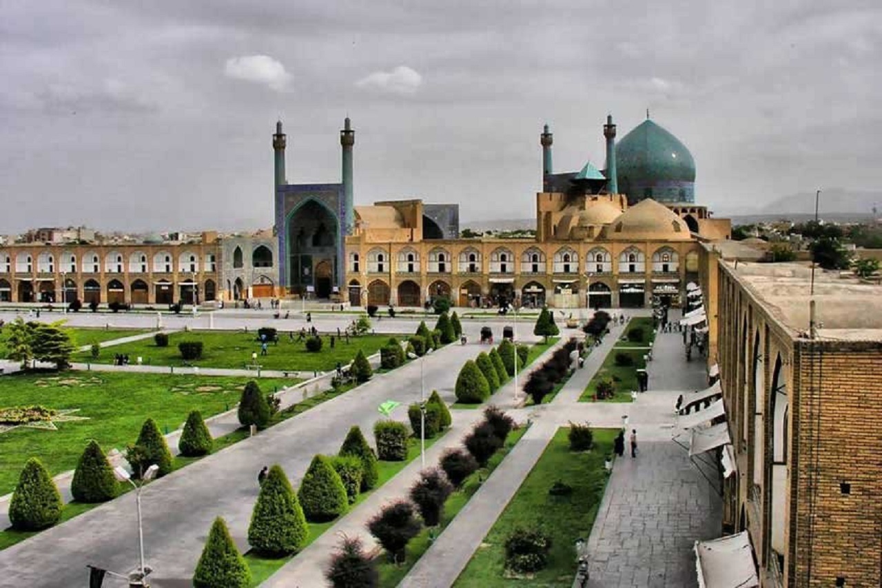 تعطیلی بناهای تاریخی استان اصفهان همزمان با رحلت معمار کبیر انقلاب
