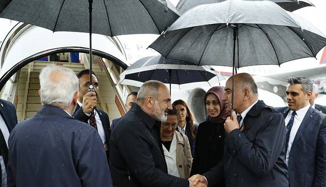 حضور نخست وزیر ارمنستان در ترکیه پس از 15 سال