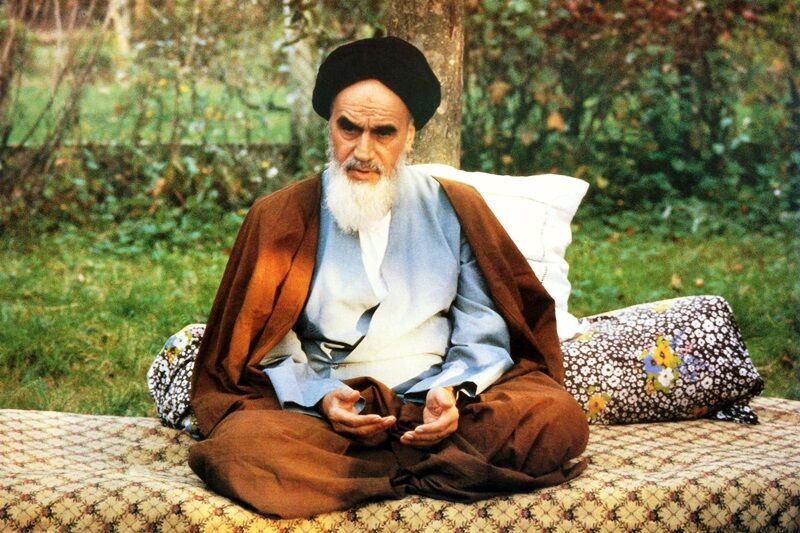 عکس‌های کمتر دیده‌شده از امام(ره) با نوه‌هایشان