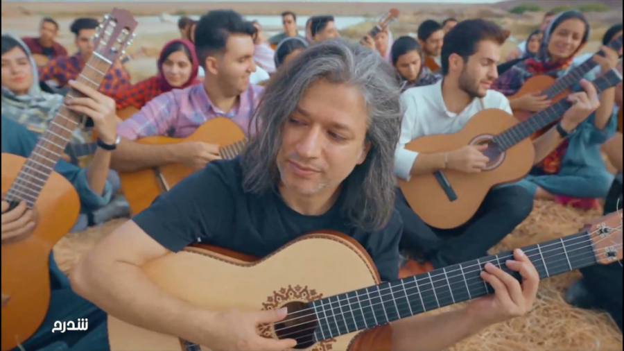 اجرای گروهی آهنگ «آرام آرام» اثر رضا ملک زاده
