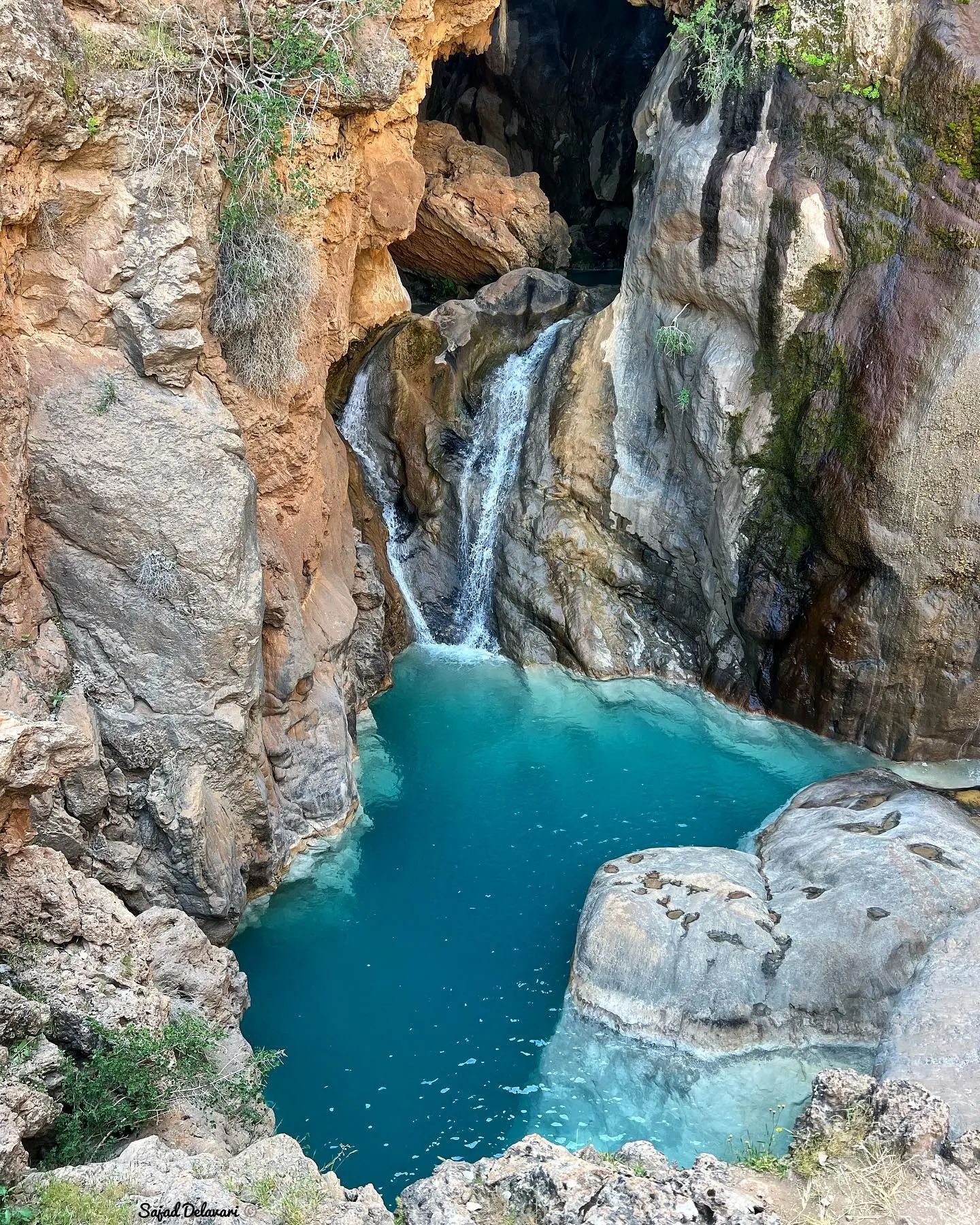 نمایی از آبشار زیبای «هرایرز» در نورآباد فارس