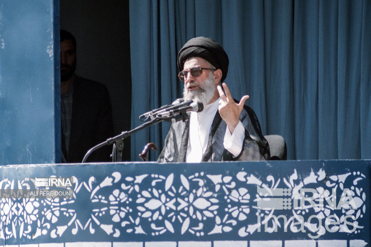 عکس/ حضور رهبر انقلاب در سی و چهار مراسم سالگرد رحلت امام خمینی (ره)