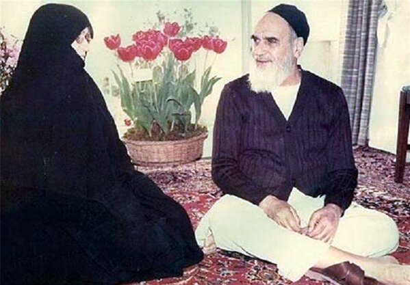 تصاویری کمتر دیده شده از امام خمینی(ره) در کنار خانواده
