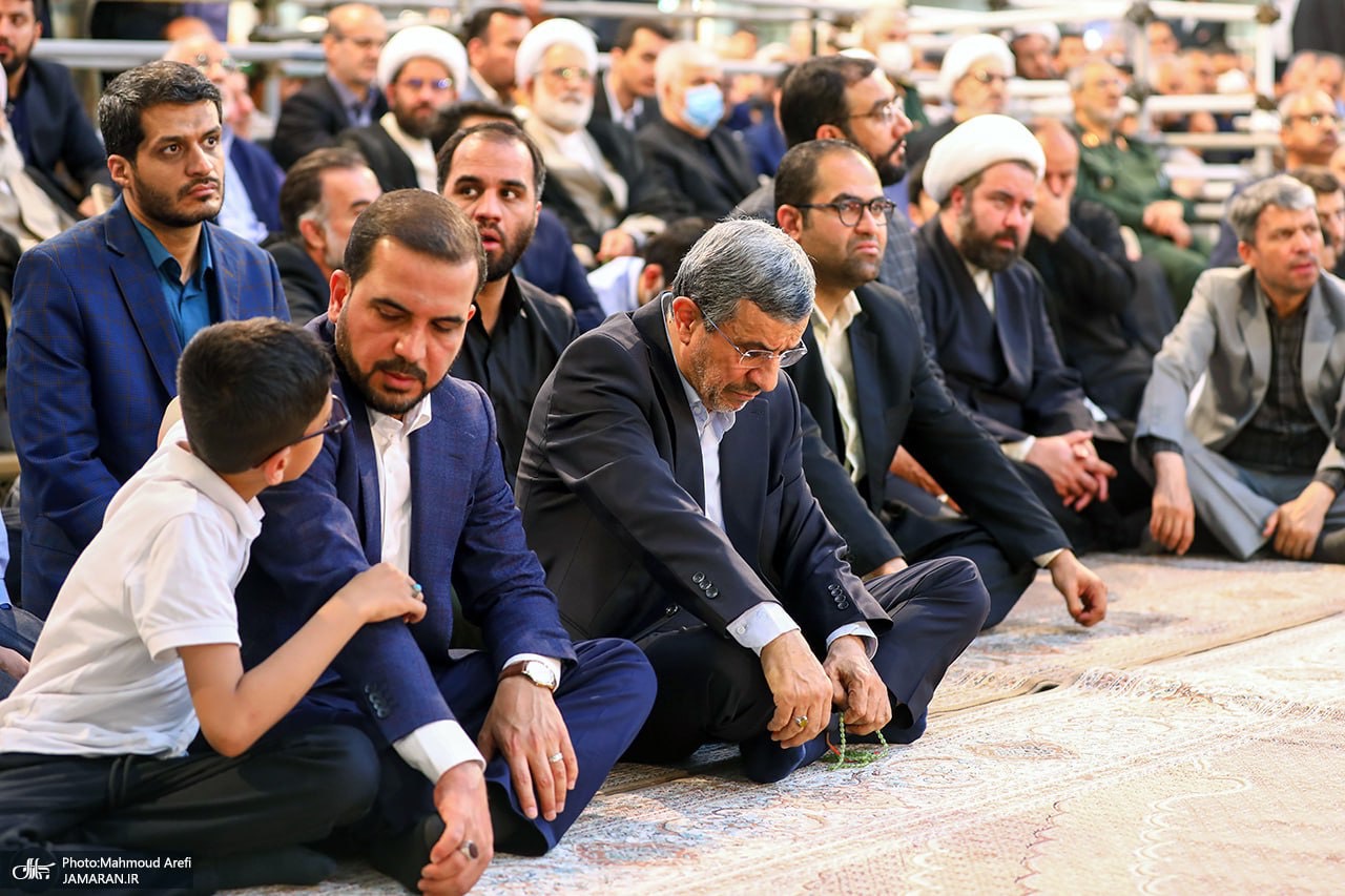 حضور محمود احمدی‌نژاد در حرم امام حین سخنرانی رهبر انقلاب