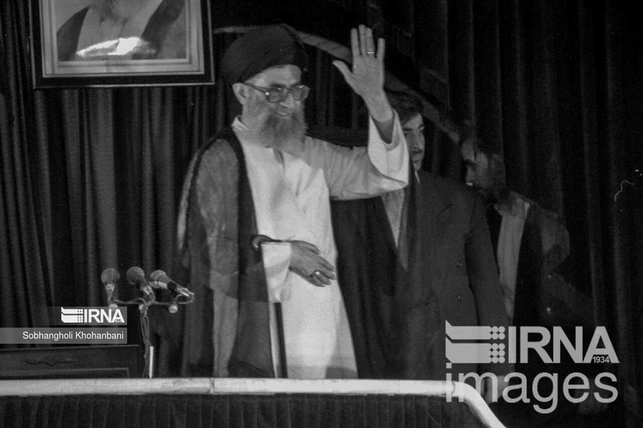 عکس/ حضور رهبر انقلاب در سی و چهار مراسم سالگرد رحلت امام خمینی (ره)