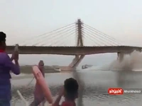 لحظه سقوط پل در حال ساخت هند