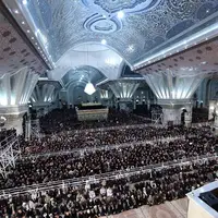 حضور اقشار مختلف مردم در مراسم بزرگداشت امام خمینی(ره)