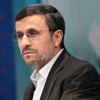 حضور احمدی‌نژاد در حرم امام(ره)