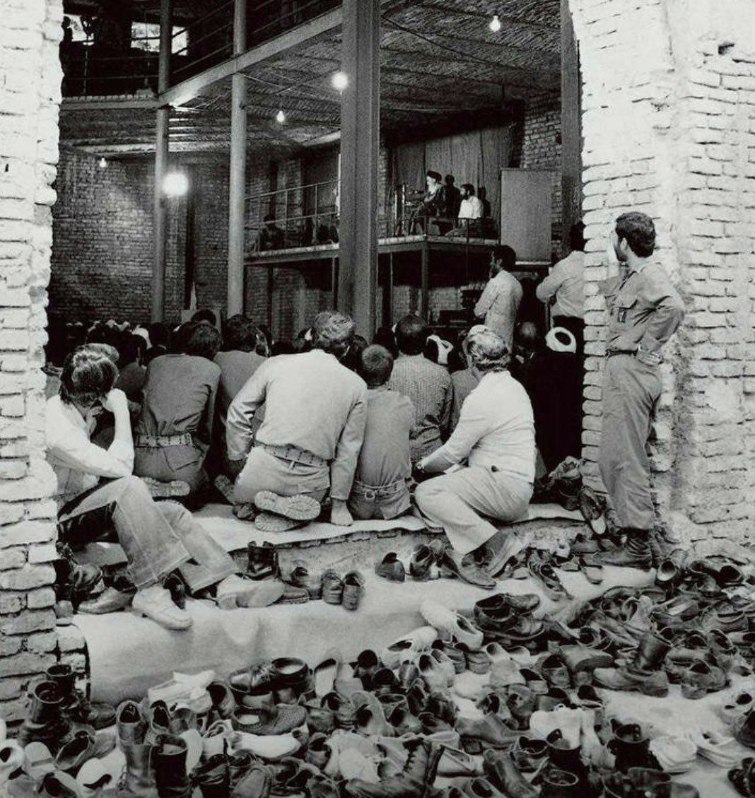 تصویری از حسینیه جماران سال ۵۹