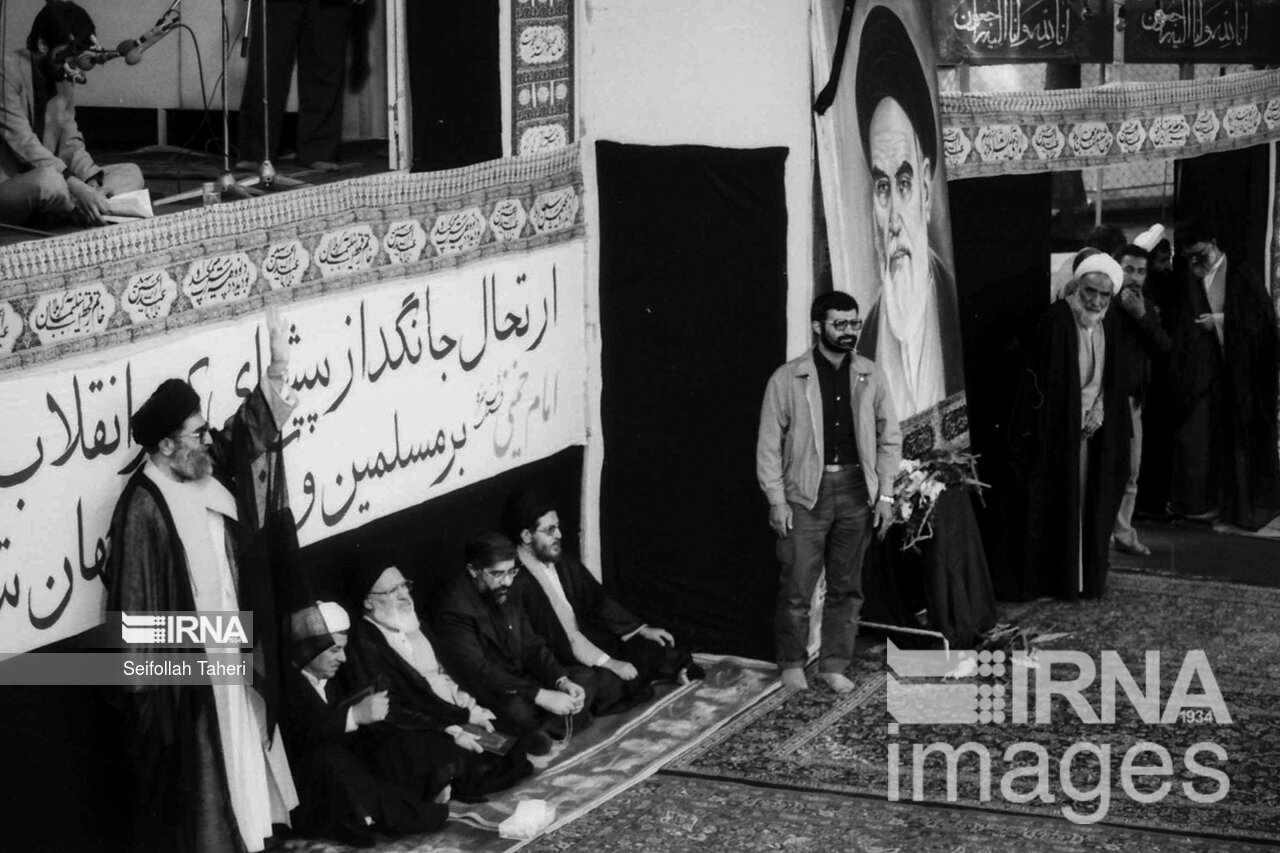 عکس/ حضور رهبر انقلاب در سی و چهار مراسم سالگرد رحلت امام خمینی (ره)